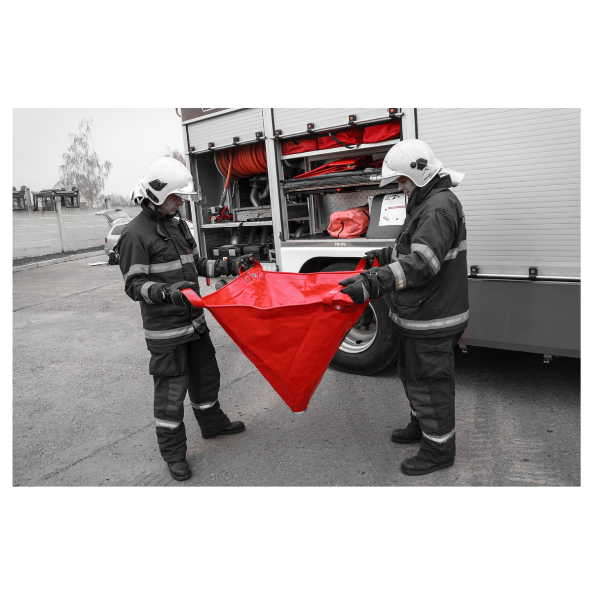 ENTONNOIR INDUSTRIEL PLIABLE DE RETENTION