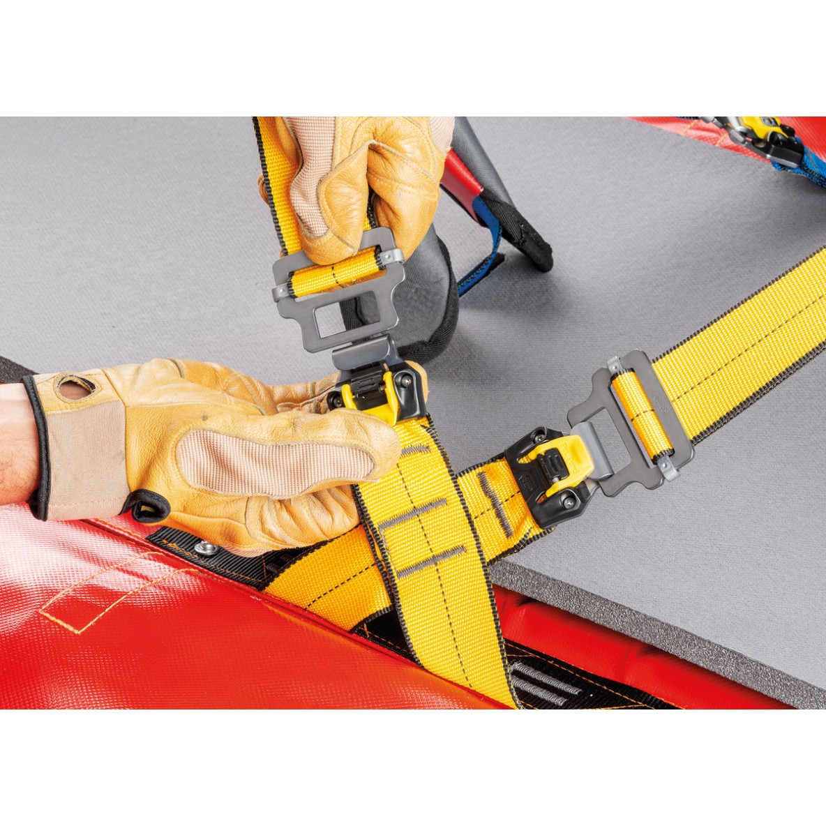 CIVIERE SPELEO PETZL NEST